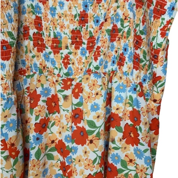 Women’s size Large Willow & Root Floral Romper- Red Yellow and Blue - Picture 5 of 6